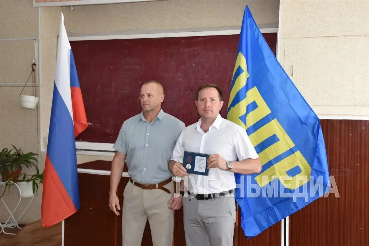 ⚡️Участники СВО из Кировска получили памятные медали ЛДПР

В Кировске состоялась торжественная церем