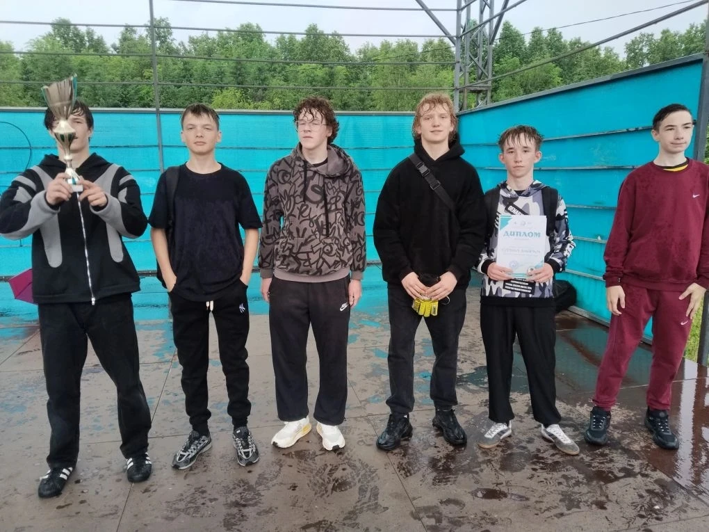 27 мая, в парке "Юбилейный", прошли соревнования по футболу на Кубок Главы. Наши ребята забрали этот