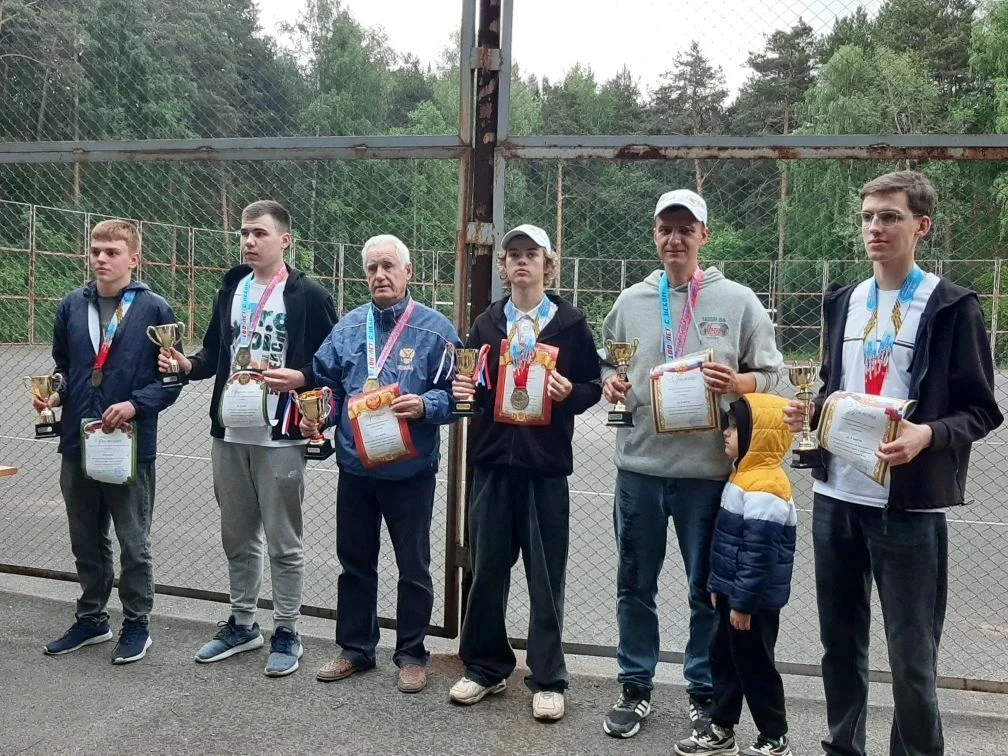⚡️ Учитель и ученик — на пьедестале УрФО!

Наши авиамоделисты громко заявили о себе на весь регион! 