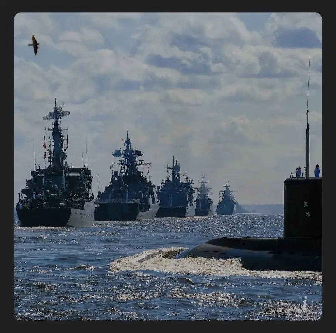 Сегодня мы отмечаем День ВМФ!  Сотрудники коллектива МФЦ Черноголовка от всего сердца поздравляют на