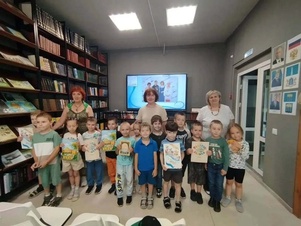 📚Наших воспитанников пригласили в библиотеку на встречу с замечательной поэтессой Инно...