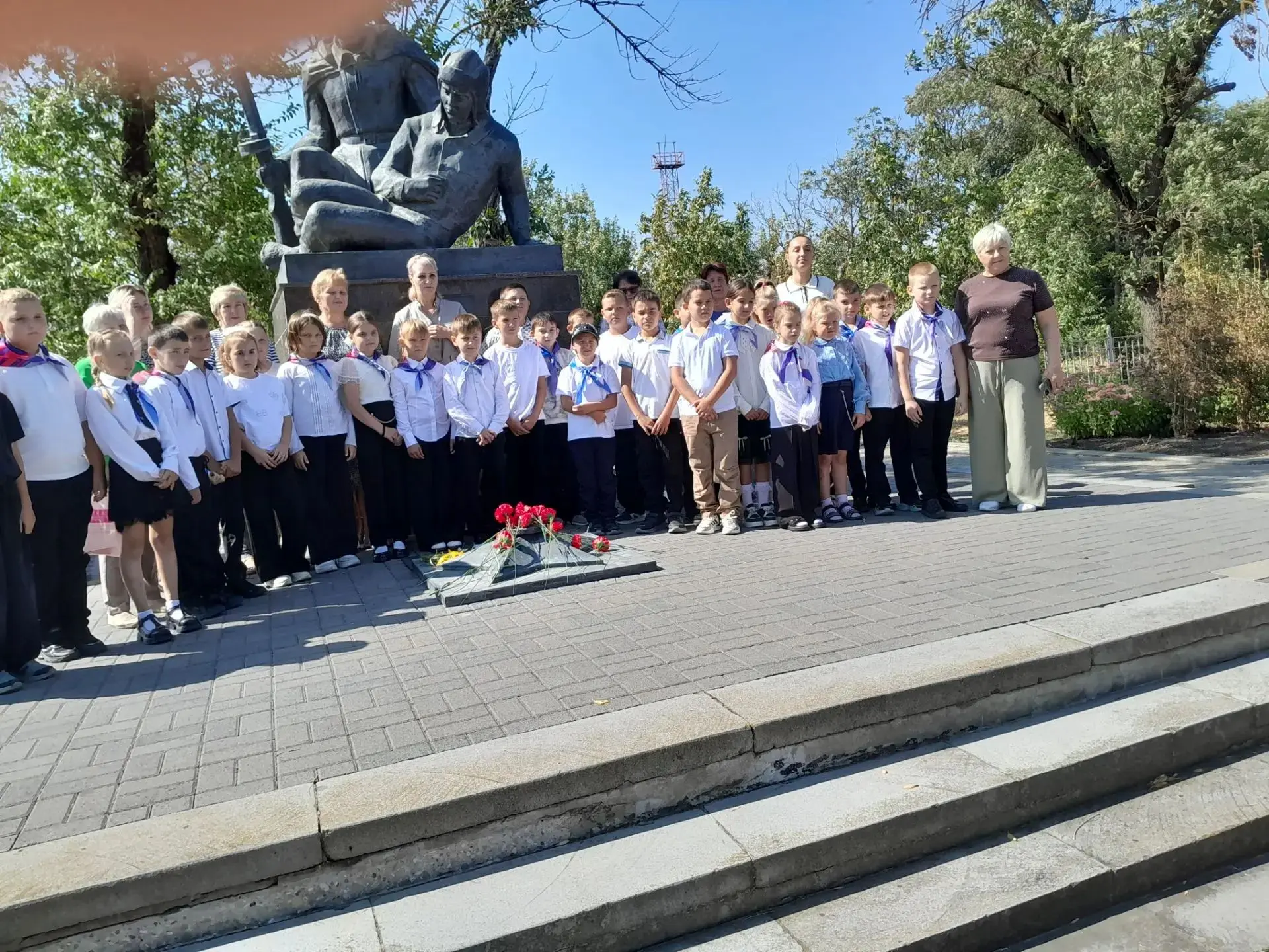 В нашей стране 3 сентября памятная дата -День солидарности в борьбе с терроризмом.День ...