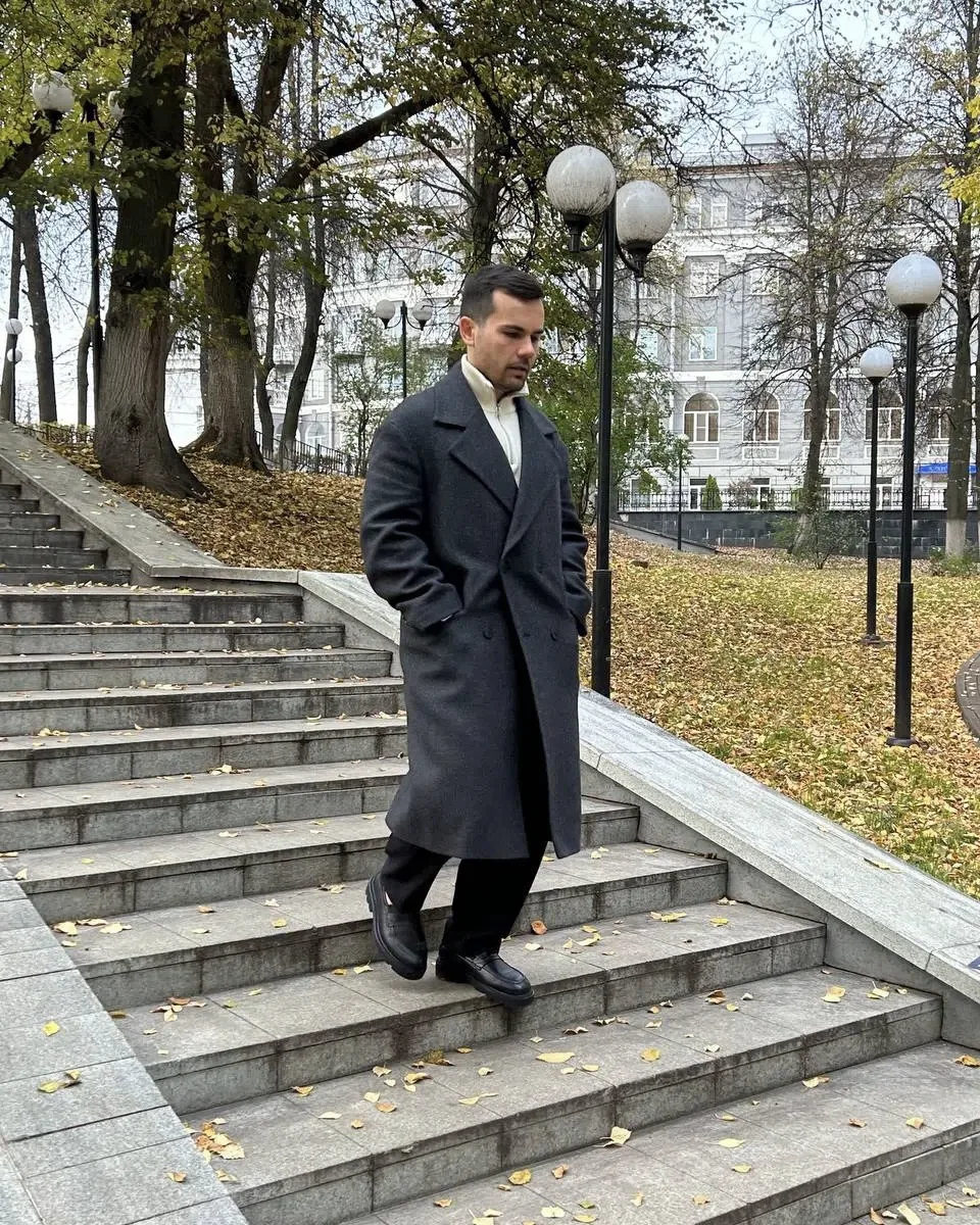 Девочка: мечтает, чтобы он ходил осенью в пальто