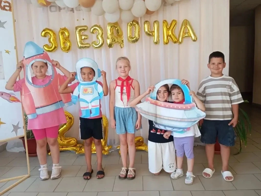 Сегодня, 10 июня, воспитанники нашего пришкольного лагеря посетили «Планету невесомости» .