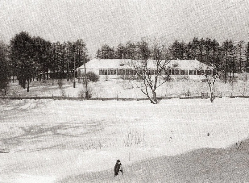 Старая школа в Коммунарке в 1950 году.