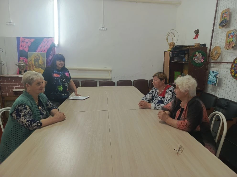 «Загляните в семейный альбом»: душевная встреча в СДК