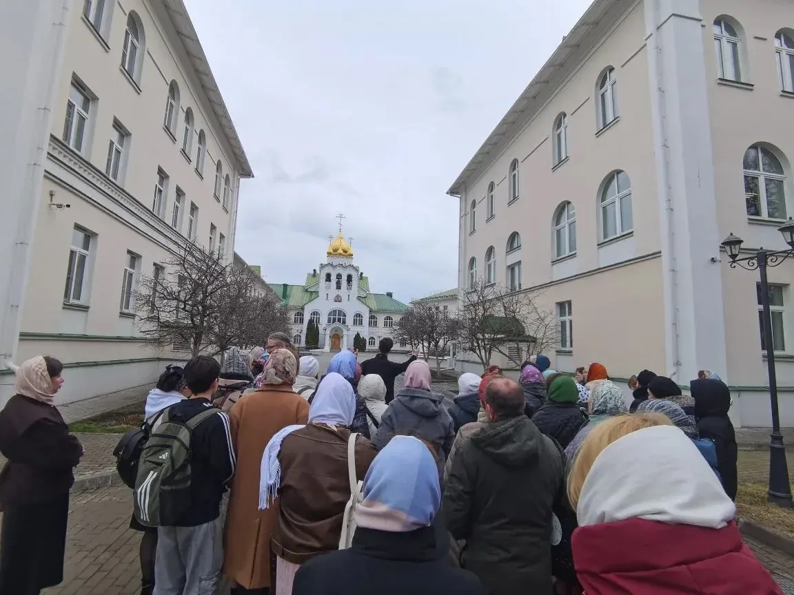 ✨ Паломническая поездка педагогов школы №33 и юнармейцев отряда «Пламя» в Коломну   6 апреля педагог