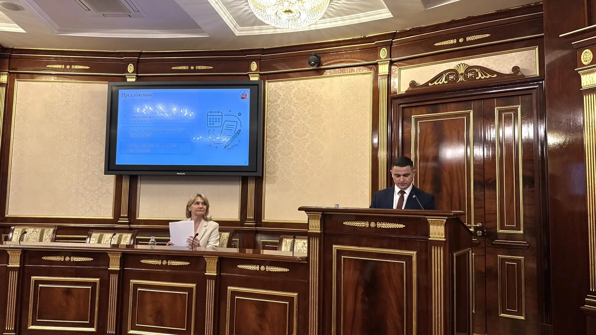 На заседании большого аппарата при Губернаторе Ленинградской области председатель комит...