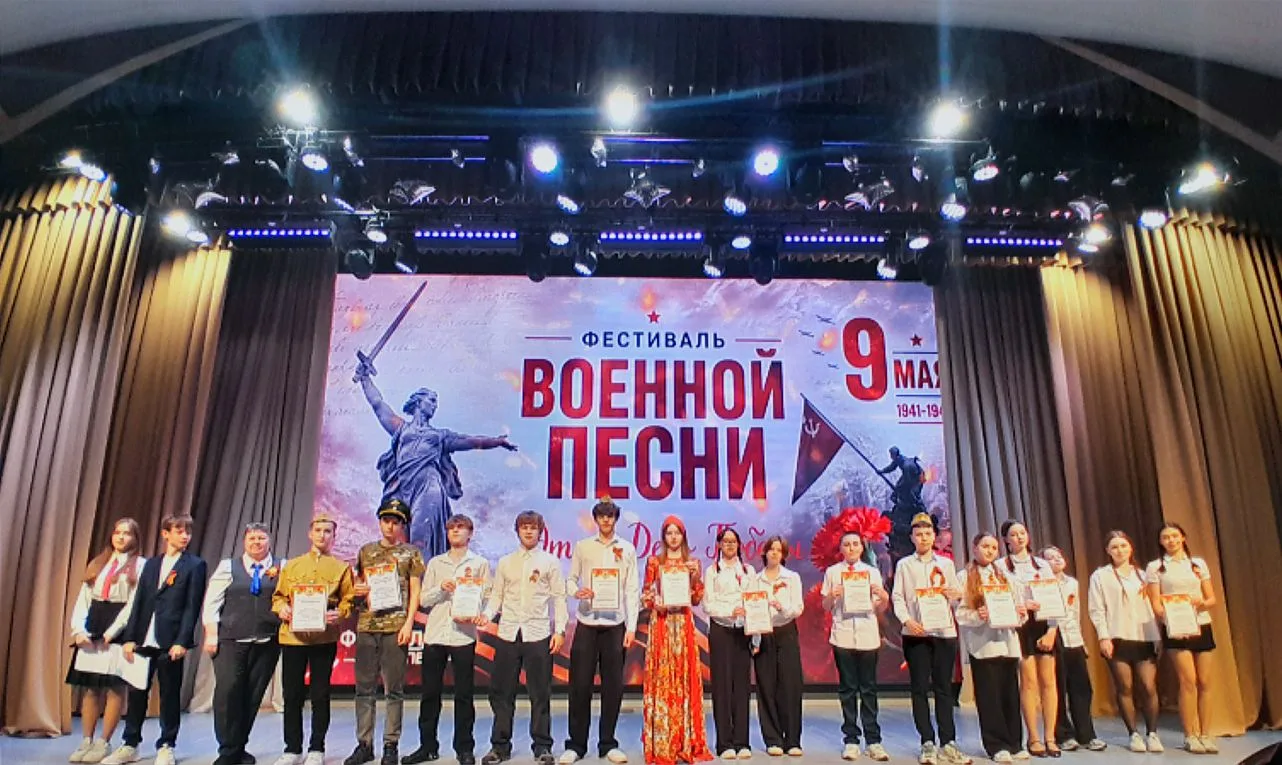 Прошла вторая волна Фестиваля военной песни и порадовала нас новыми выступлениями!  На этот раз свои
