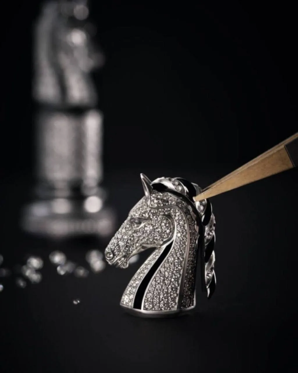 🎯 ♟️ Шах и мат от Chanel: королева правит партией

Дом выпустил первые в мире шахматы Haute Horloge