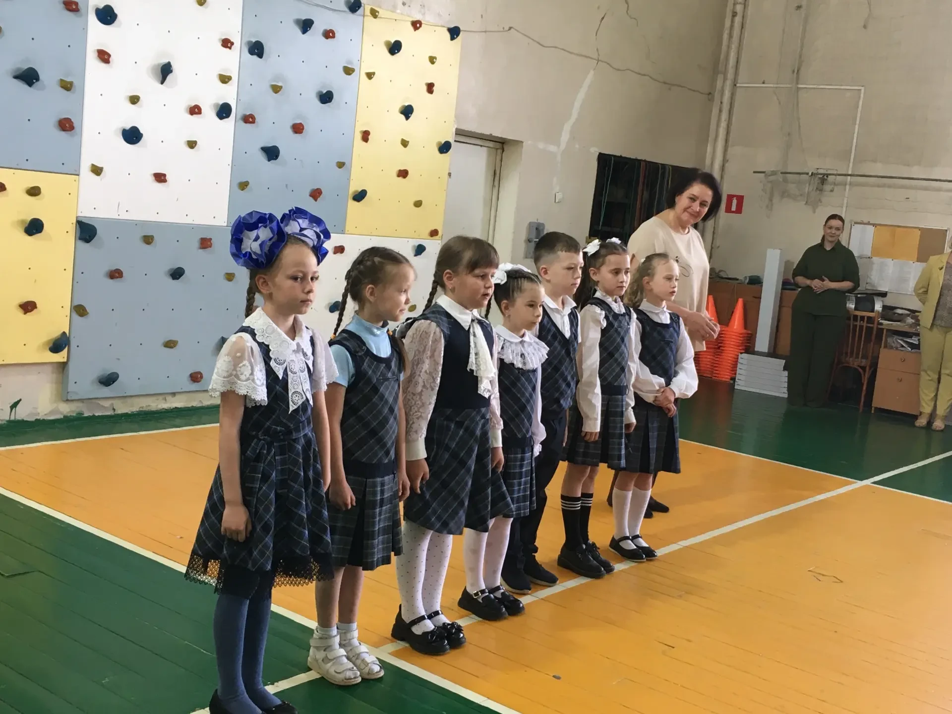 📌 Подводим итоги четверти: 1, 2 и 3 классы ✅  Сегодня, 25 мая, на линейке мы подвели итоги четверти.