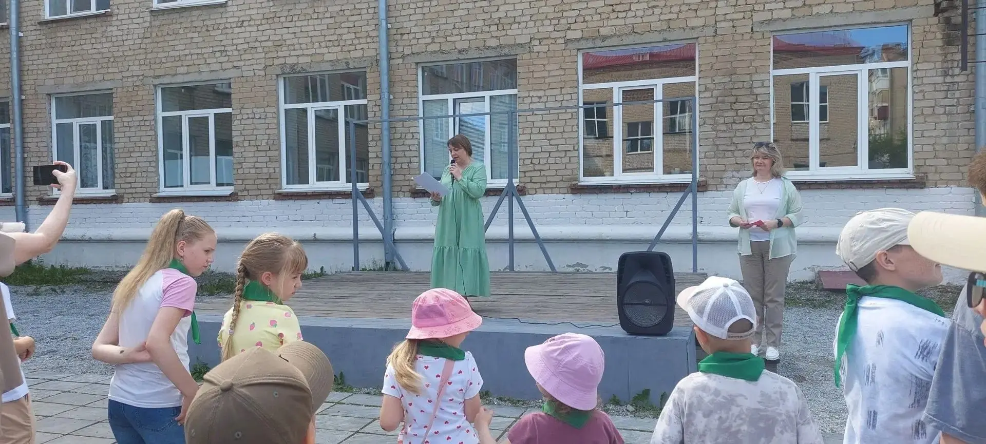 Сегодня в нашем лагере был тематический День Первых. В рамках события состоялся Орлятский старт, где
