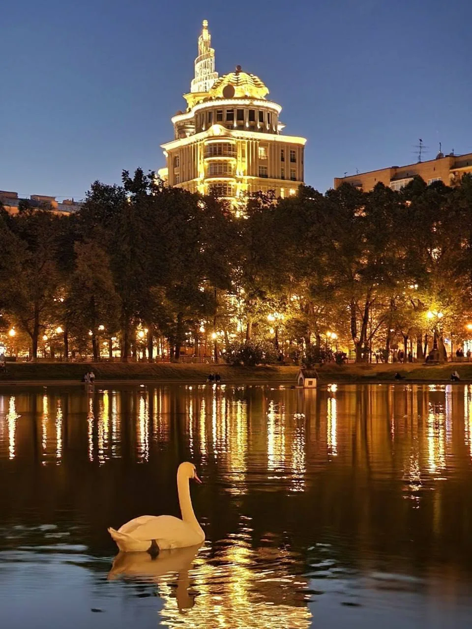 ✨ Летний вечер на Патриарших прудах