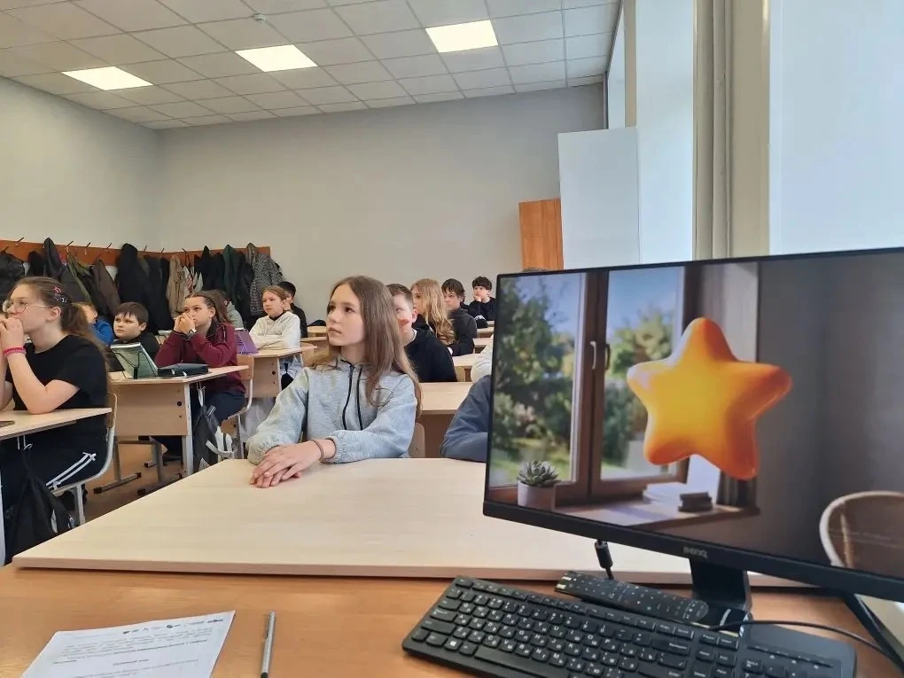 Понедельник в нашей школе по традиции начинается с важных смыслов. Тема новой встречи — «Что значит 