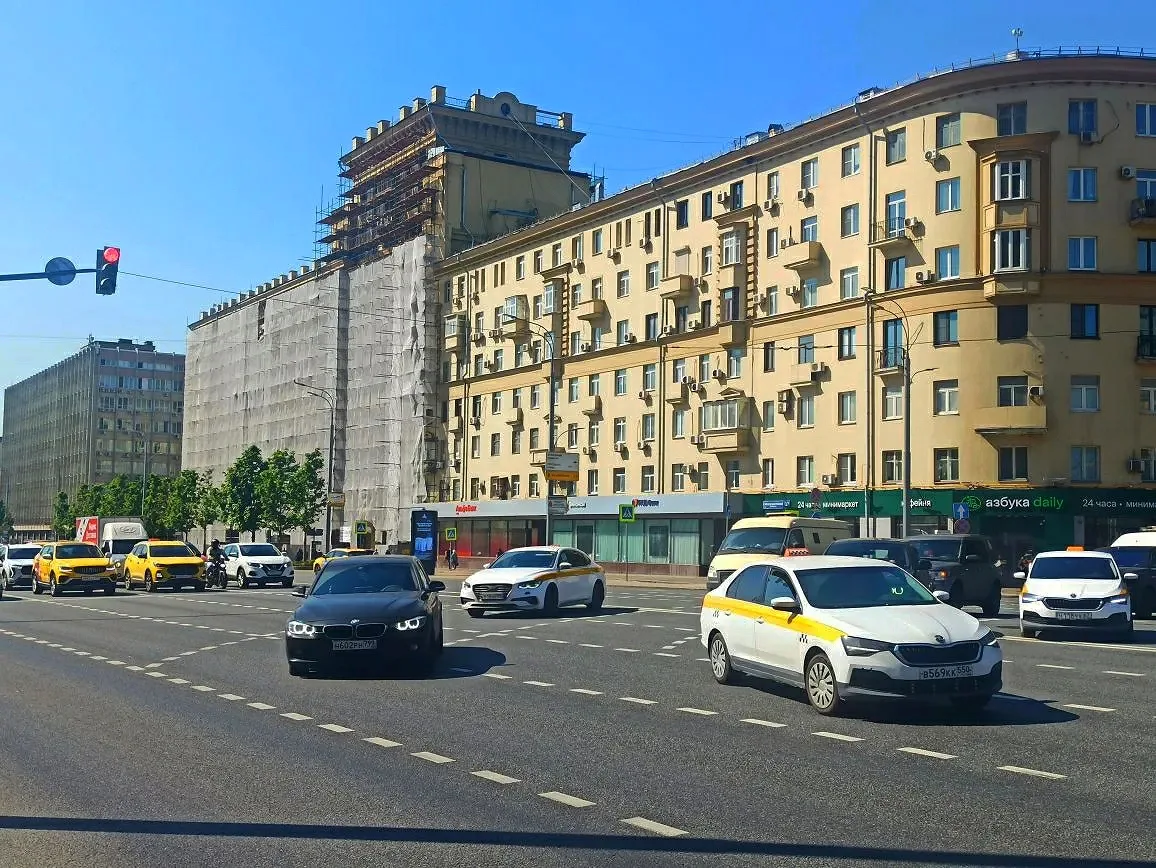 🏡 Еженедельный обход территории: внимание к дому‑визитной карточке Хамовников

Первый заместитель г