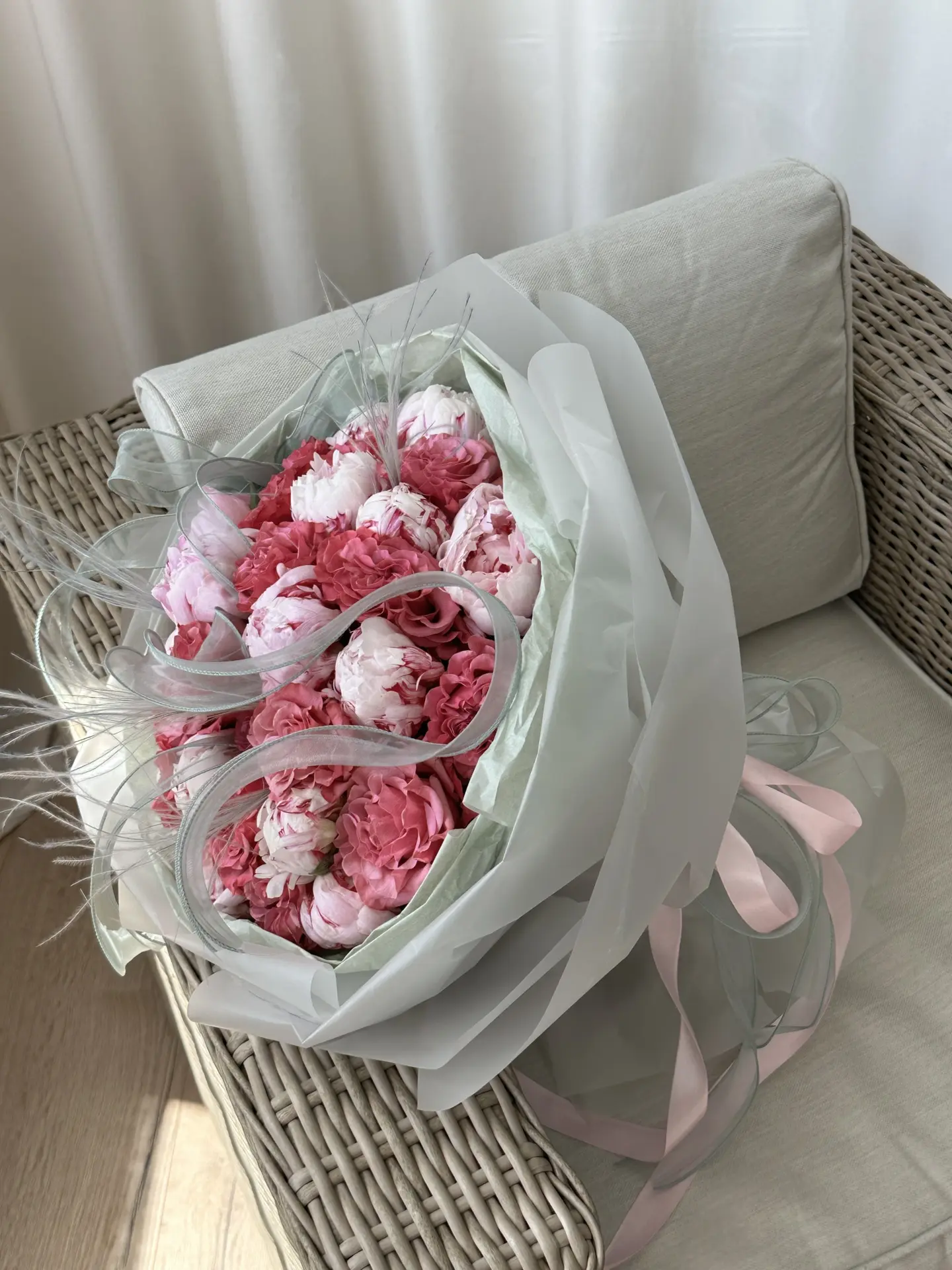 Не красота спасет мир, а люди поступающие красиво🌷 Согласны?