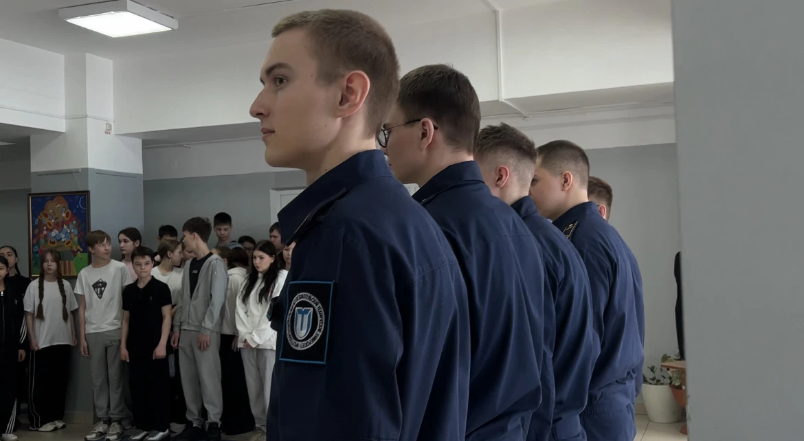 🚀 Скорость, тактика, победа: «Зарница» для 7-8 классов!  В пятницу на территории нашей школы было по