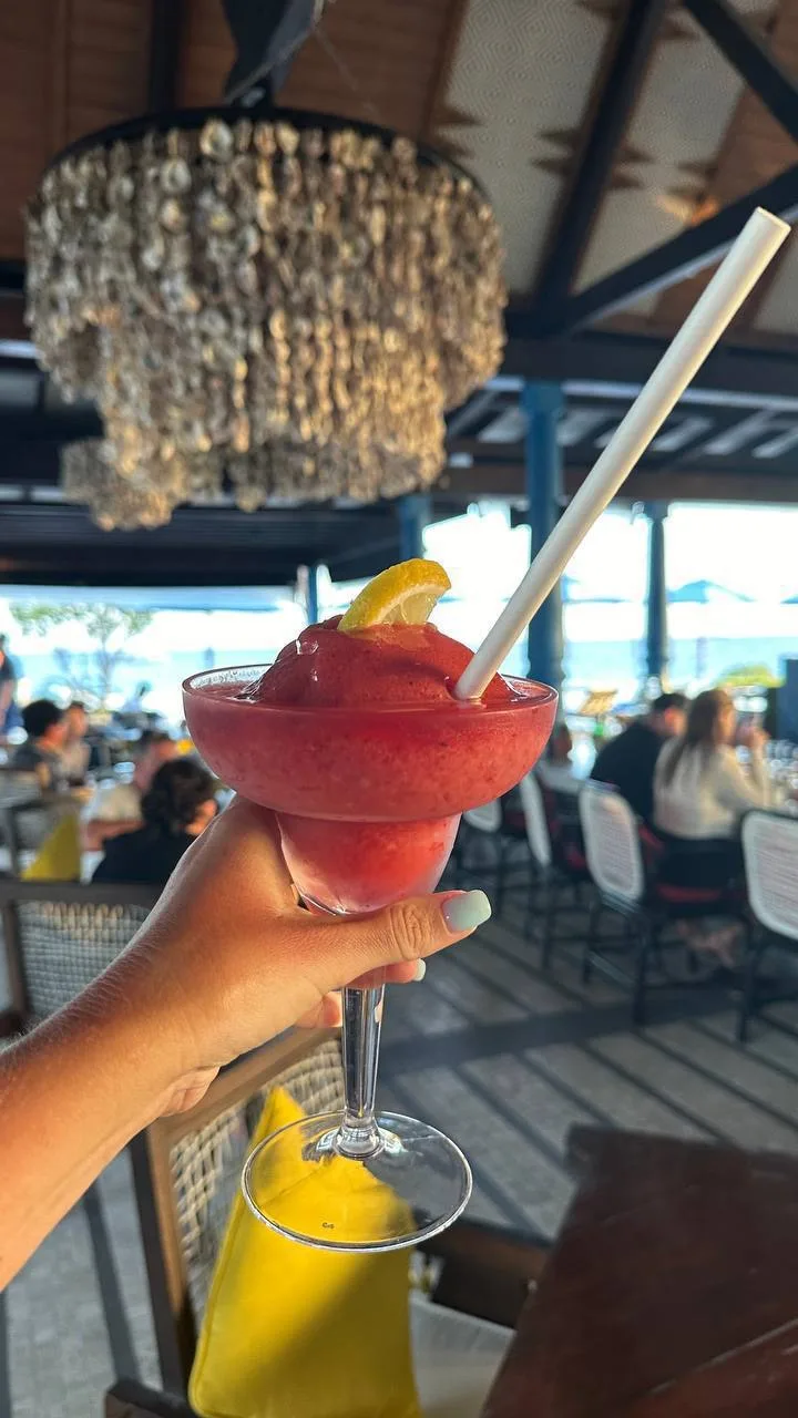 🍹Мальдивы без скуки: стильный отель с идеальными пляжами и огромным выбором развлечений.
