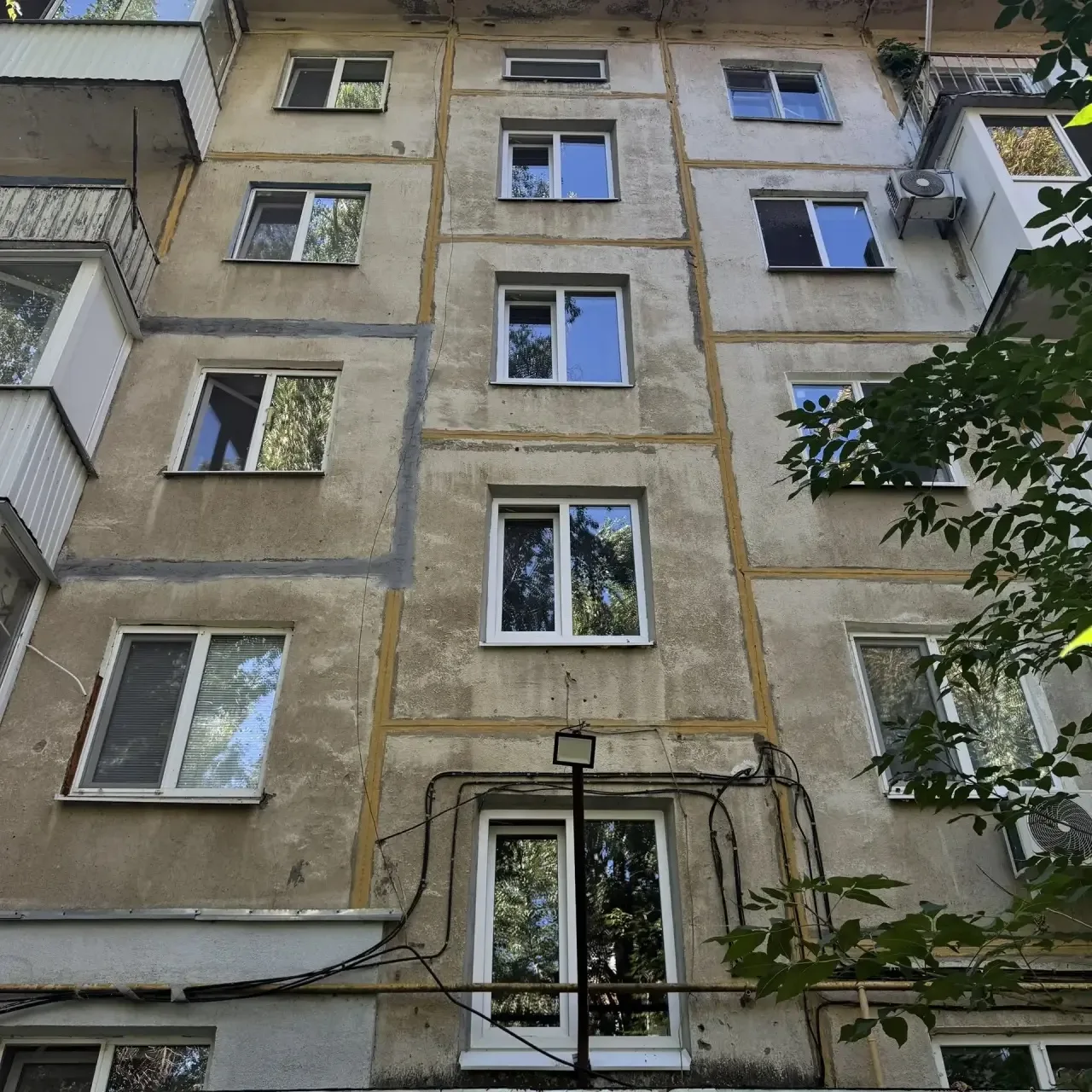 🏢 По адресу: ул. Перспективная, д. 5А, завершены работы по ремонту фасада дома.