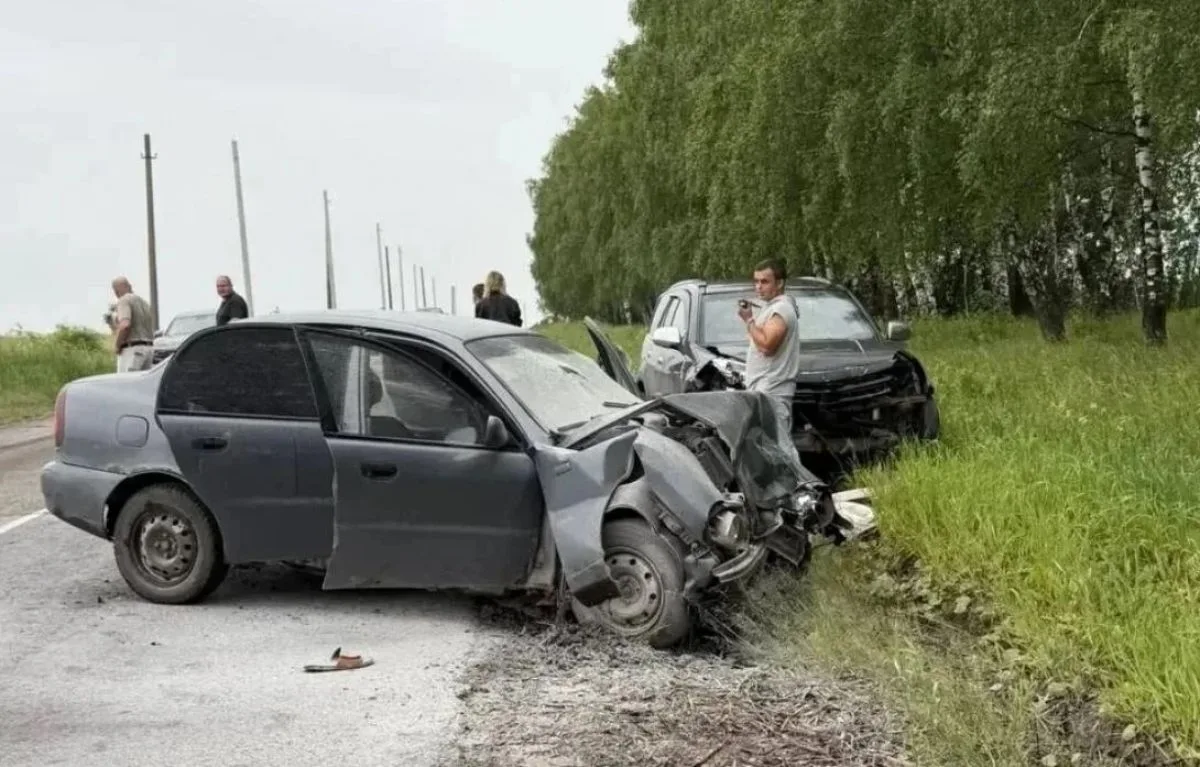 В деревни Ливинское под Тулой при лобовом столкновении авто пострадали двое
https://newstula.ru/fn_1
