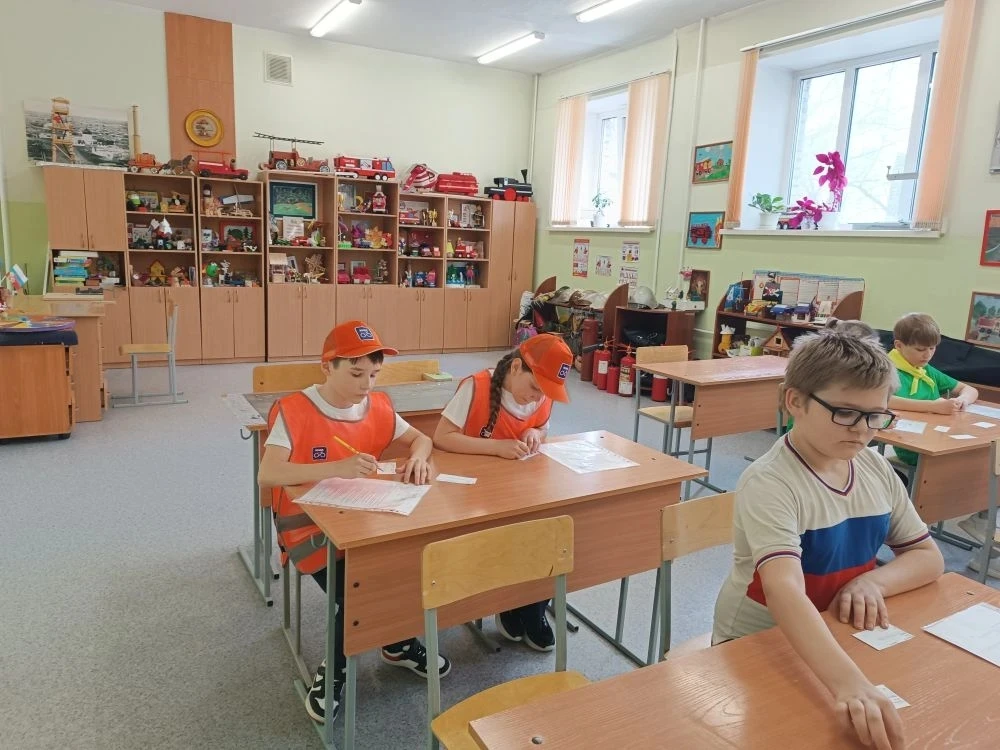 🚦1 апреля наш отряд Юных инспекторов дорожного движения лицея принял участие в отборочных соревнован