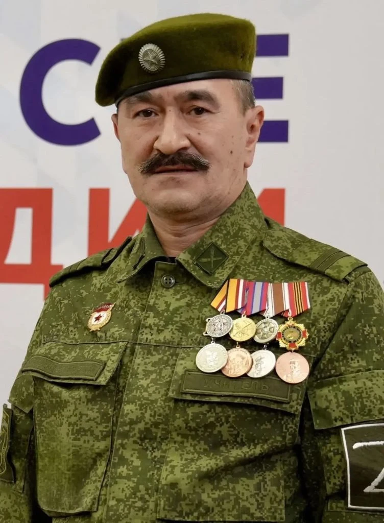 Сергей с позывным «Учитель» живёт в Салехарде. До службы он строил дома, школы, детские...