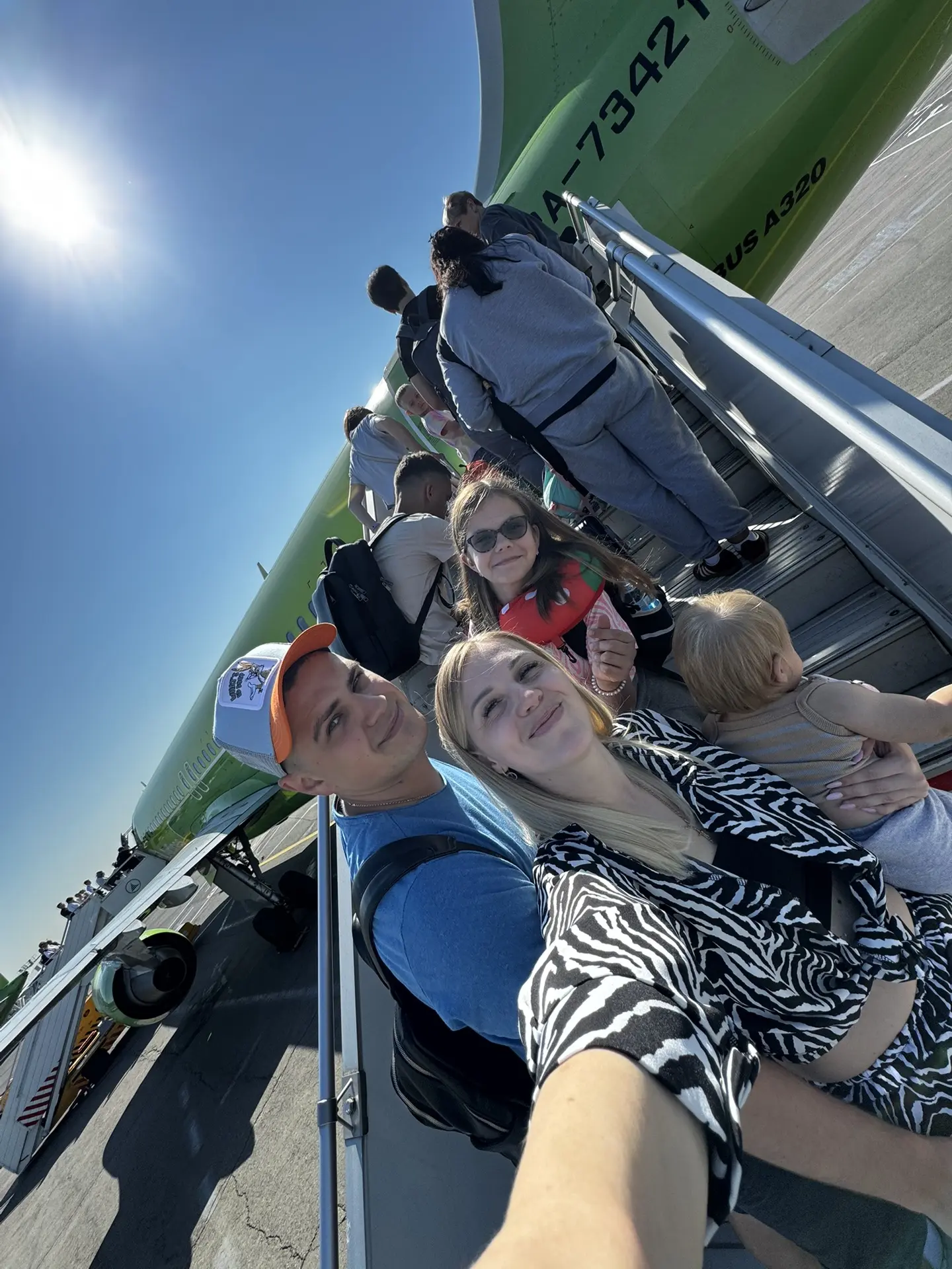 Мы в отпуске 😂не теряйте ) 
Уже второй день кайфец