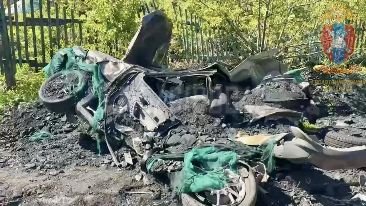 Гружёный углём грузовик опрокинулся в Осинниках — пятеро пострадавших  Утром на улице Шахтовая водит