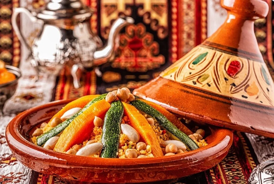 Вкус пустыни: как готовят в Сахаре, зачем чаю пенка и почему здесь облизывают пальцы
