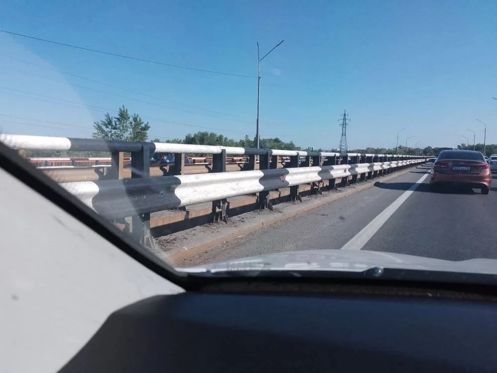 Состояние опор ограждения моста подметили оренбуржцы!   https://1743.ru/news/83929  Фото присланы на