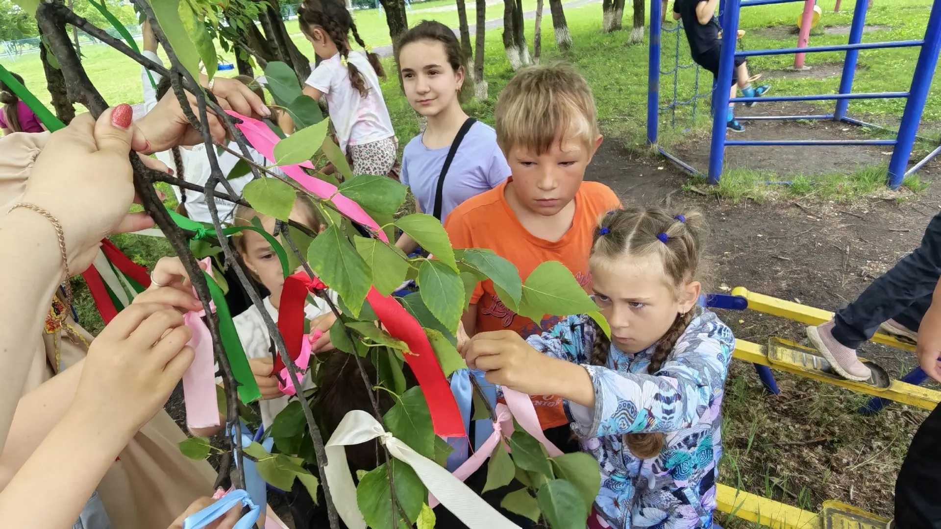 🌿 День Ивана Купалы: магия, вода и русский дух! 💧🔥

Сегодня наш лагерь превратился в древнюю Русь
