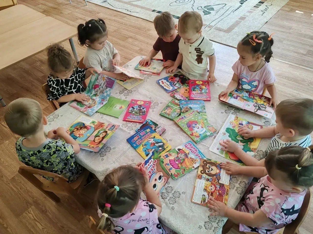 🎉 «День сказки‑терапии» : волшебство, которое помогает малышам! 🎉
   
В группе № 12 «Теремок» прош