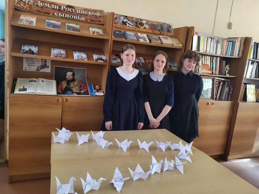 🌟4 мая в 6Б классе прошёл мастер класс по изготовлению Белого журавлика, который провели Самойлова М