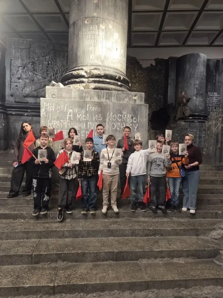 🏛 Ученики 5 «З» и 5 «Д» классов приняли участие в познавательном квесте в Музее Победы — и это стало