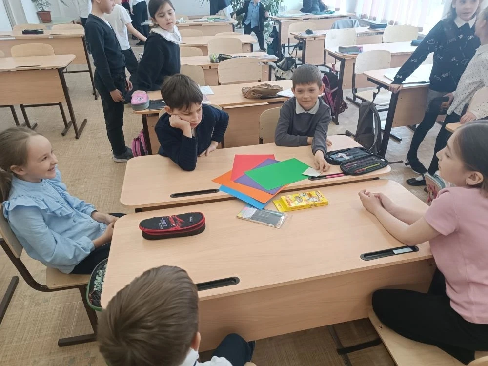 🌟  Привет, друзья! Мы — ученики 1 класса, снова рассказываем , как принимаем участие в крутой акции 