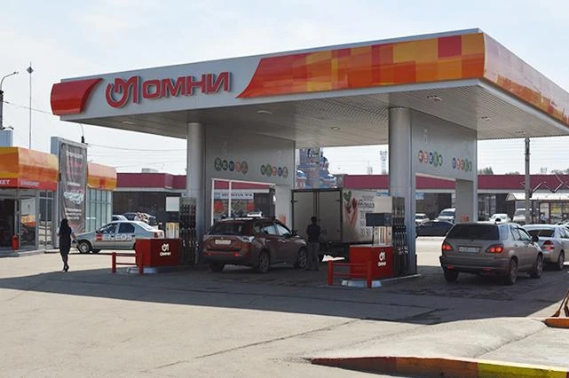 Сеть АЗС «ОМНИ» разрешила отпуск бензина в канистры