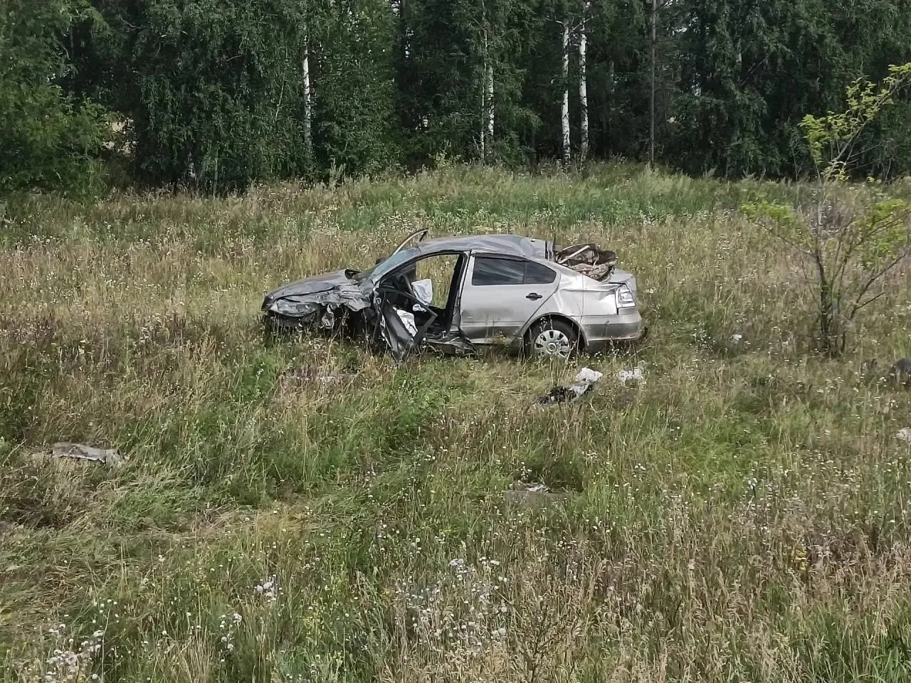❗️Под Переволоцком в лобовом ДТП погиб человек, ещё двое получили травмы

По предварительным данным,