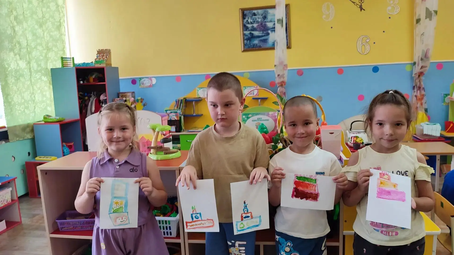 🎂 Наш праздничный кулинарный шедевр!

Сегодня в нашей изостудии прошло невероятно «вкусное» и творч