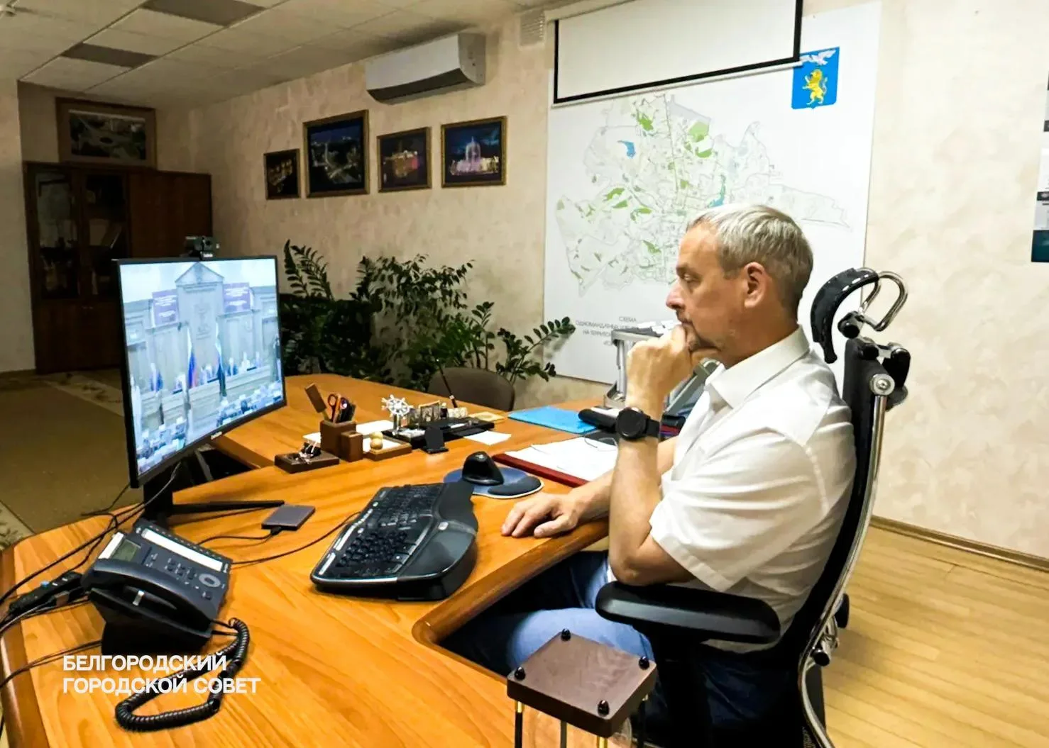 Заседание Белгородской областной Думы

В конце рабочей недели в онлайн режиме присутствовал на очере