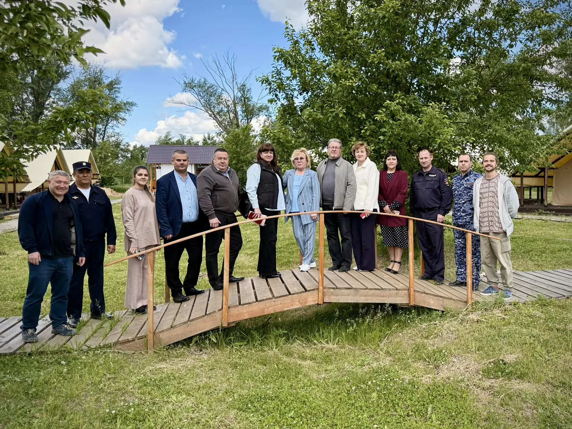 Сегодня приняли у себя в лагере сразу всех: