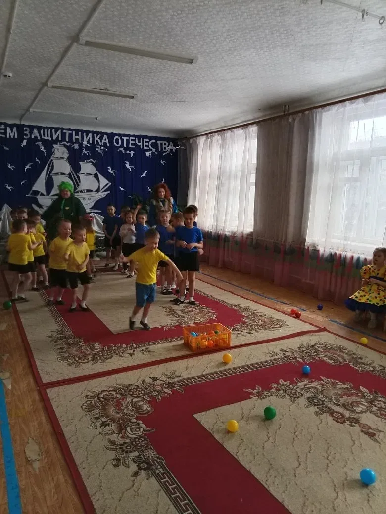 Сегодня у нас в саду прошло спортивно - развлекательное мероприятие, посвящённое 23 фев...