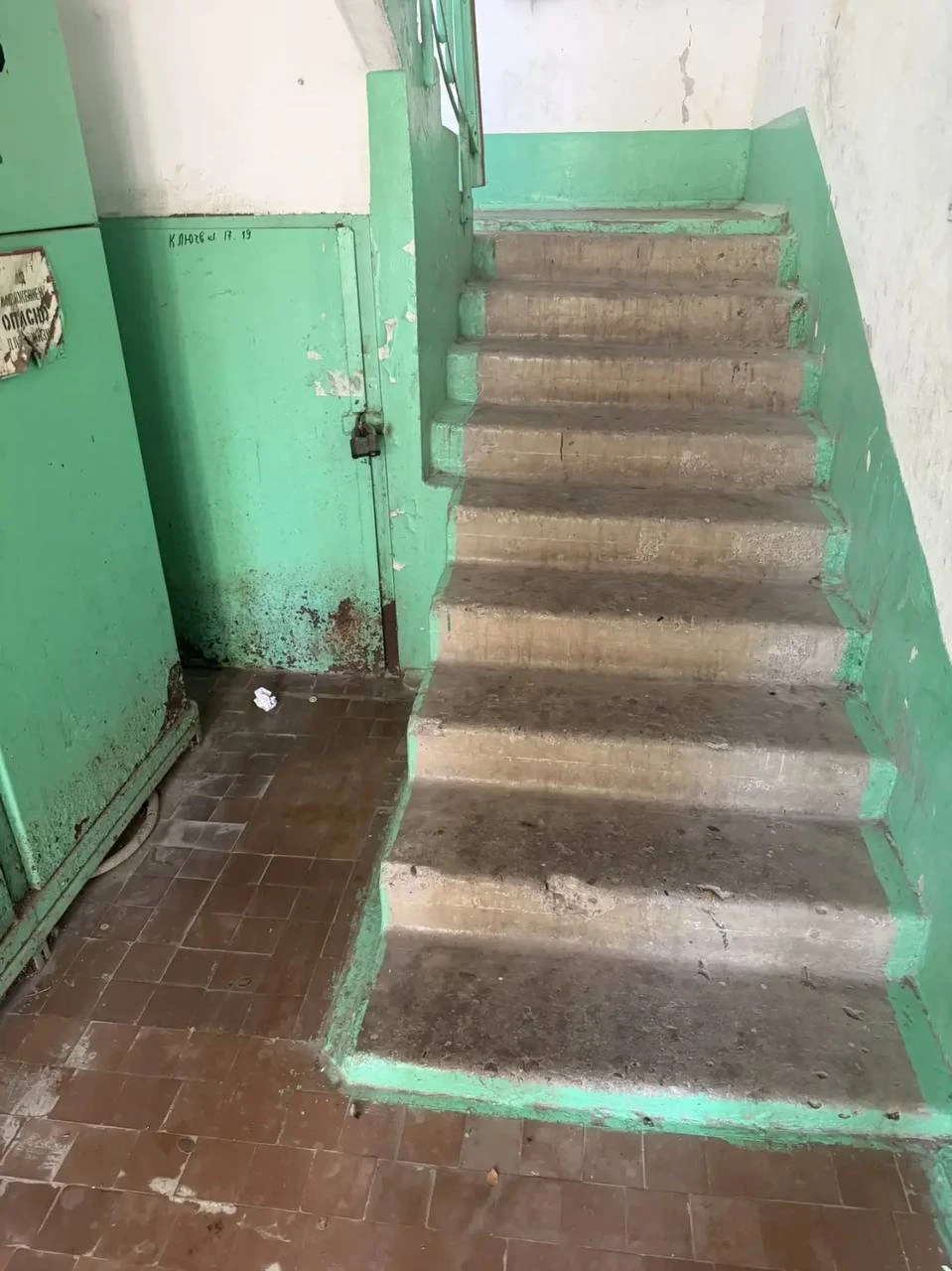 В Анапе в многоквартирном доме взялись за наведение порядка