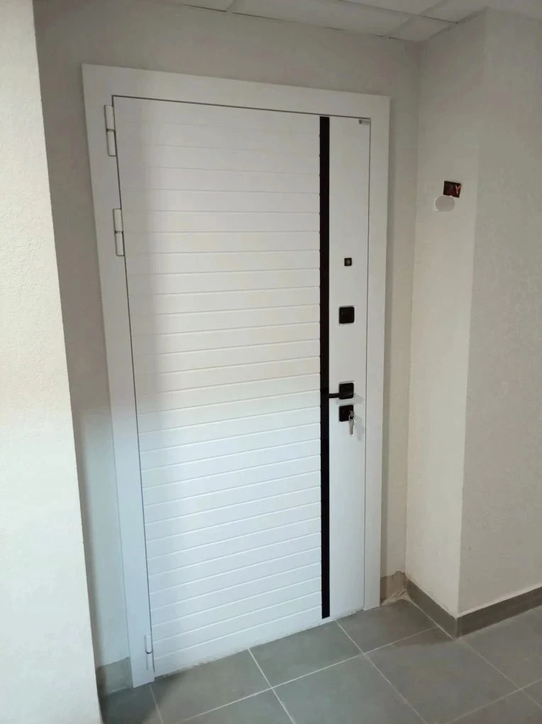 🚪 Входная дверь Агат Белый. 


Каталог данной двери по ссылке: 
https://www.sdkomfort.ru/collection