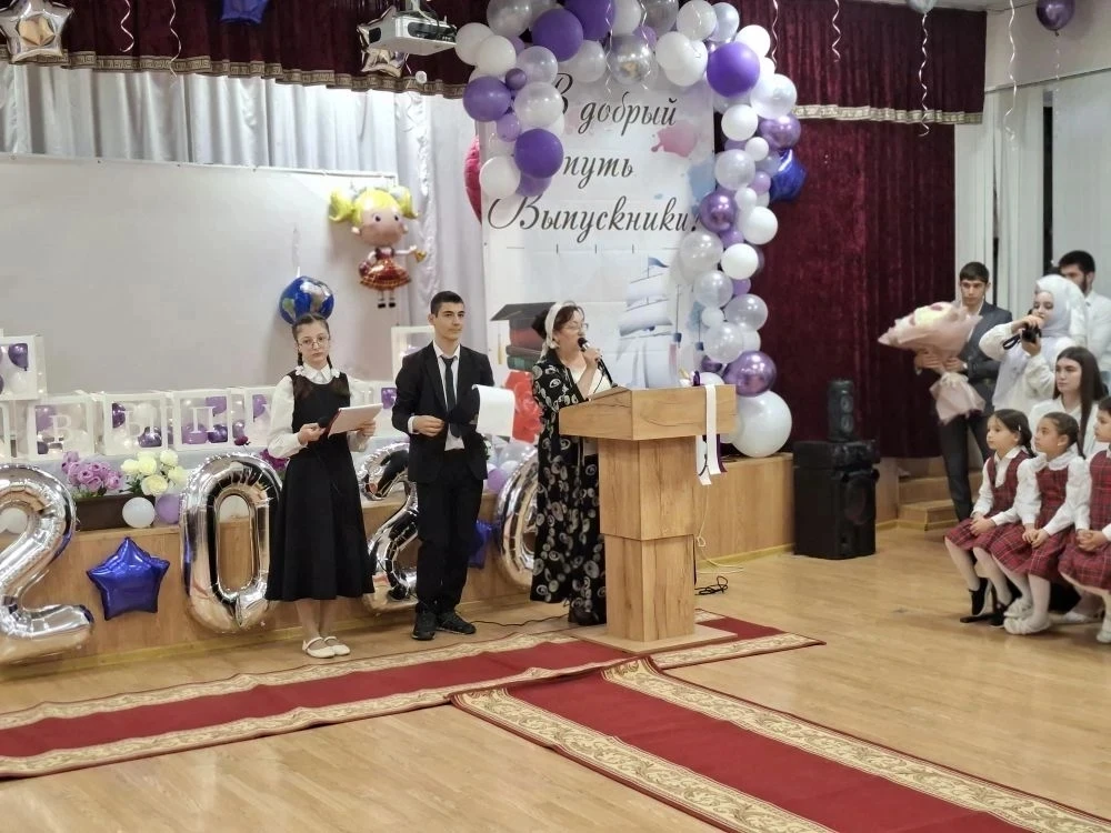 🎉🔔ПРОЗВЕНЕЛ ПОСЛЕДНИЙ ЗВОНОК🔔🎉

💫Сегодня в нашей школе состоялся один из самых значимых праздни