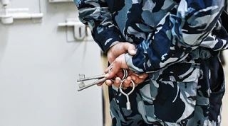 ↗️ RT: заключённый напал на сотрудника ФСИН и ранил троих в Кабардино-Балкарии