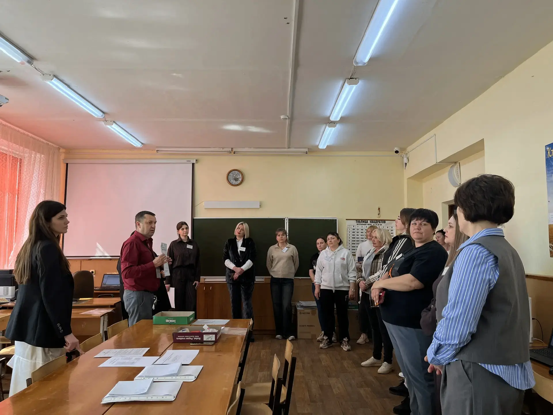 📌В школе № 4 прошла региональная акция «ОГЭ глазами родителей». В акции приняли участие начальник от