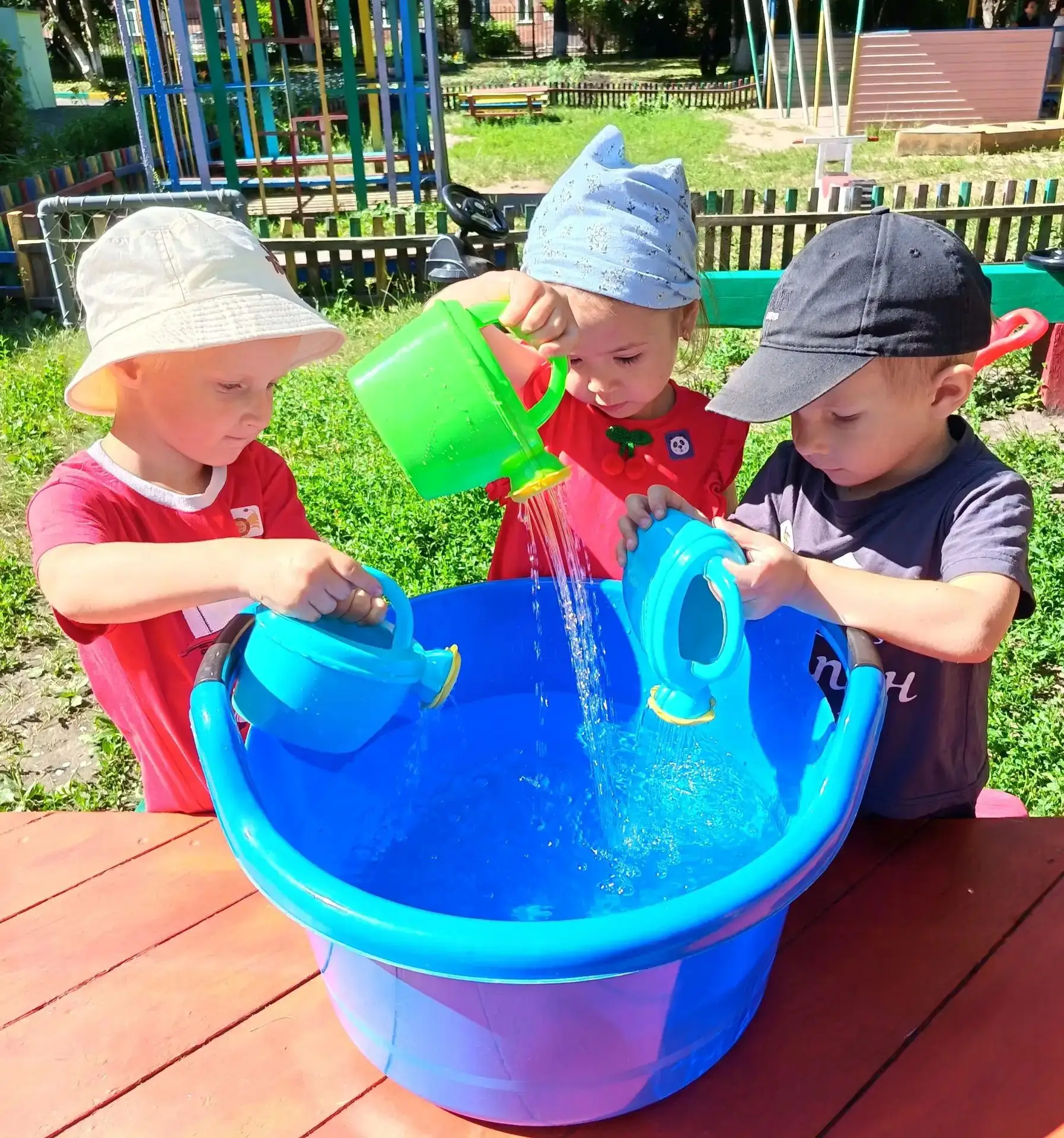 💦 Настоящее лето в группе «Розовые щёчки»! Сегодня наши малыши с головой окунулись в в...
