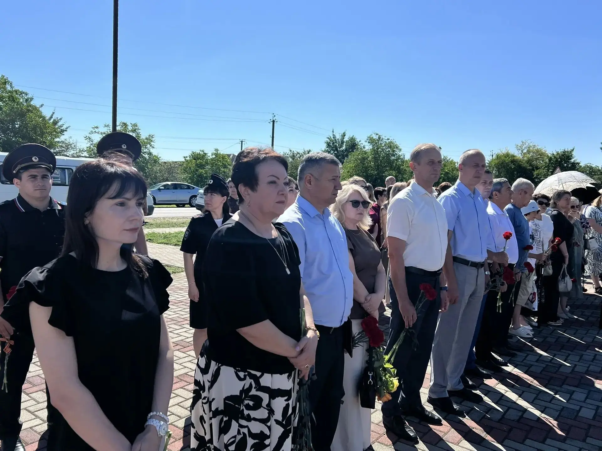 В День памяти и скорби жители станицы Гиагинской собрались у мемориала "Вечный огонь", чтобы почтить