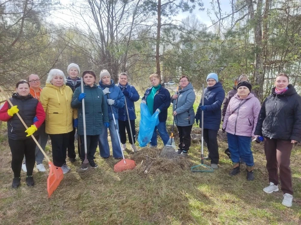 Проявить заботу о городе просто: достаточно привести в порядок клумбу🌷 у подъезда свое...