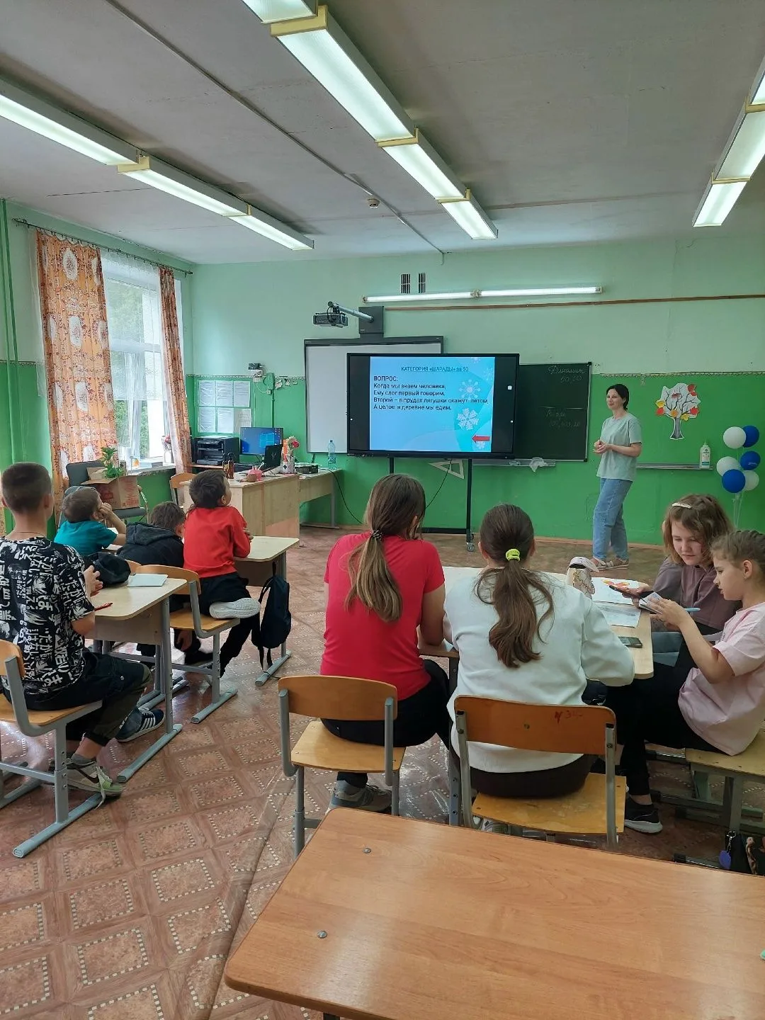 Второй день в лагере "Солнышко" начался с минутки безопасности. Ребята повторили правил...